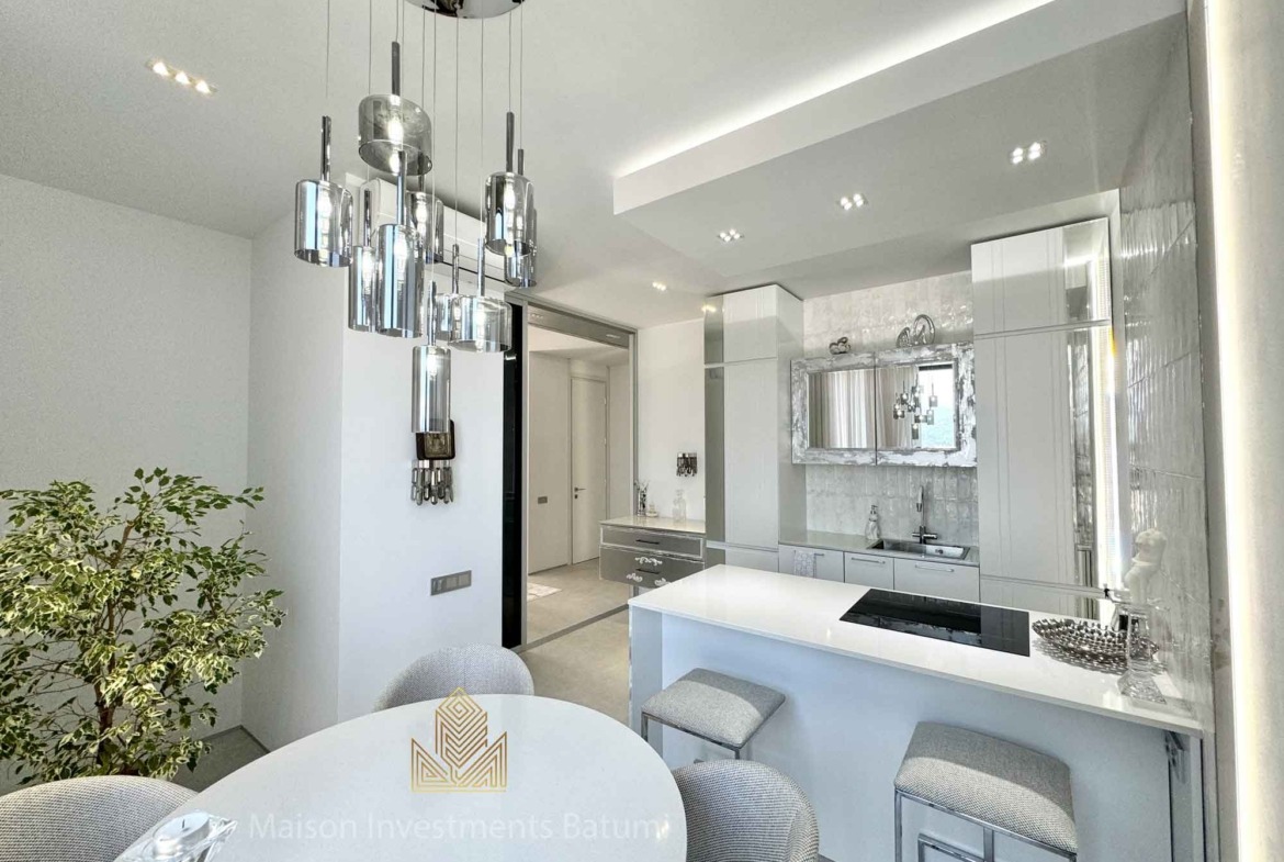 Luxury 2+1 for sale in Intourist Residence