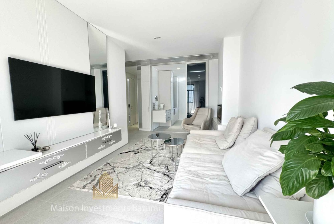 Luxury 2+1 for sale in Intourist Residence