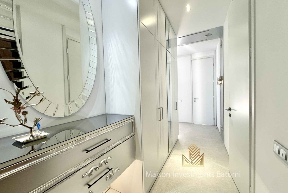 Luxury 2+1 for sale in Intourist Residence