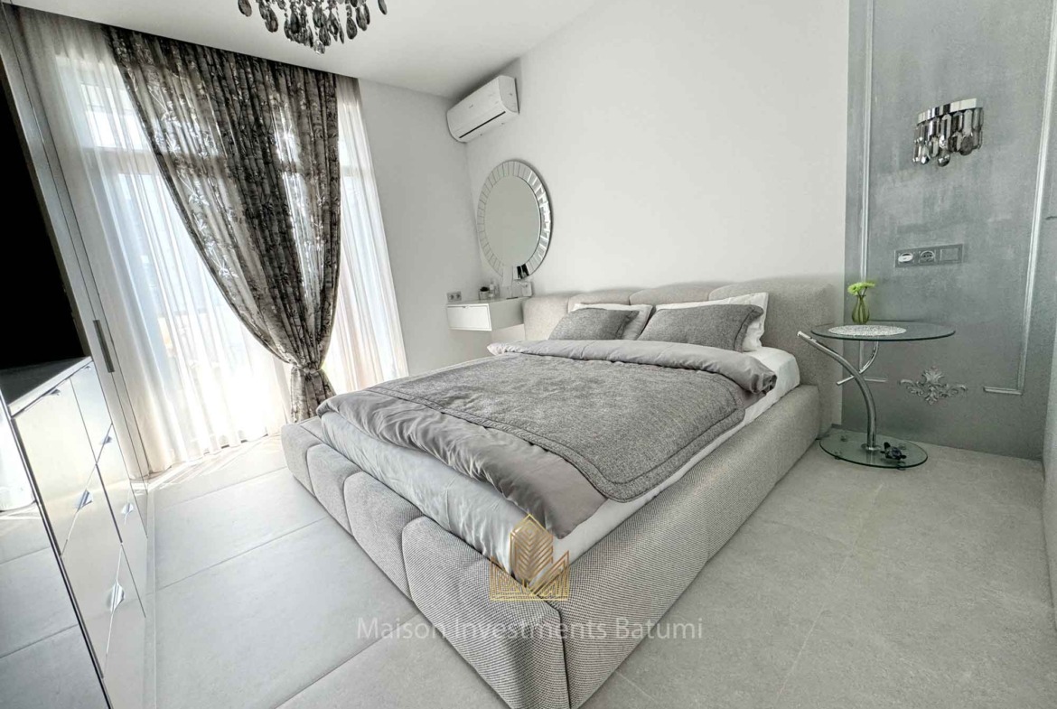 Luxury 2+1 for sale in Intourist Residence
