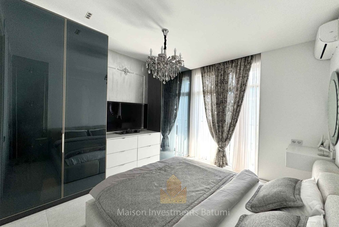 Luxury 2+1 for sale in Intourist Residence
