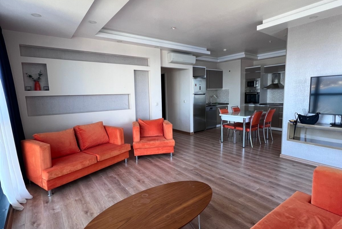 Three rooms apartment for sale in Porta Tower