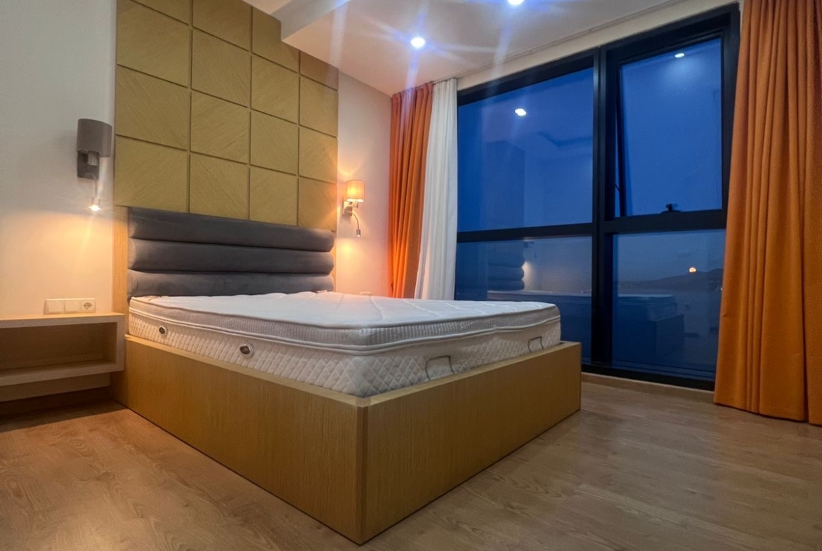 Three rooms apartment for sale in Porta Tower