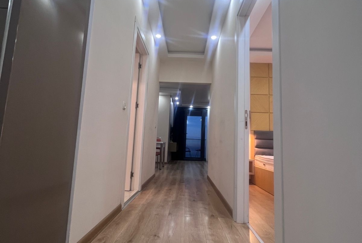 Three rooms apartment for sale in Porta Tower