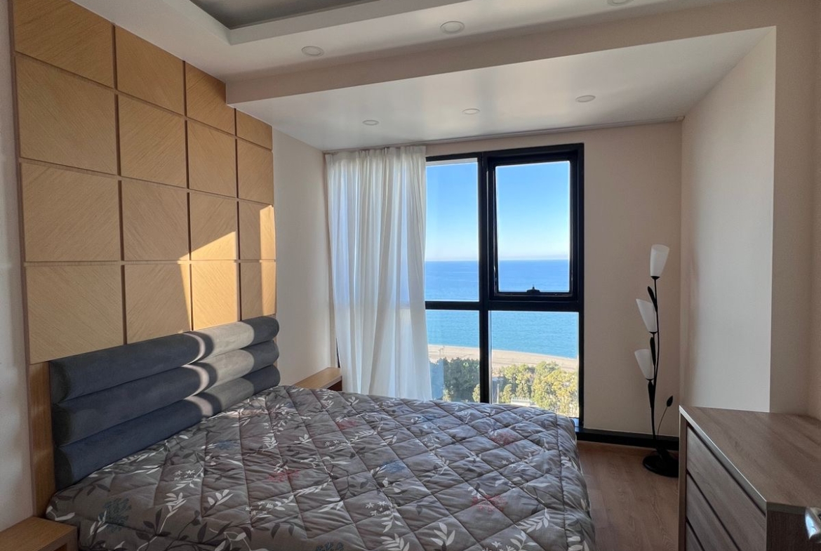 Three rooms apartment for sale in Porta Tower
