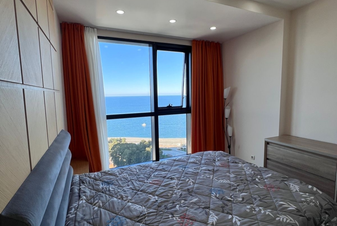 Three rooms apartment for sale in Porta Tower