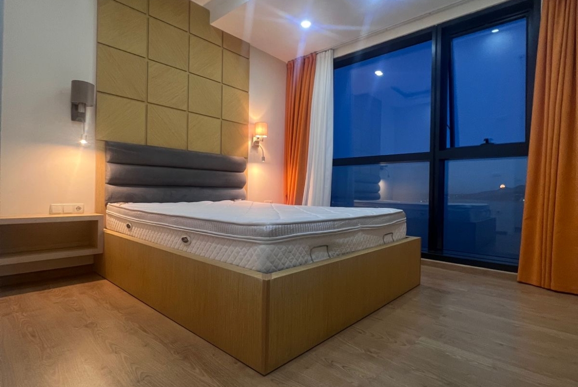 Three rooms apartment for sale in Porta Tower