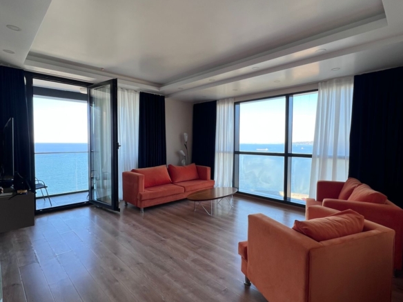 Three rooms apartment for sale in Porta Tower
