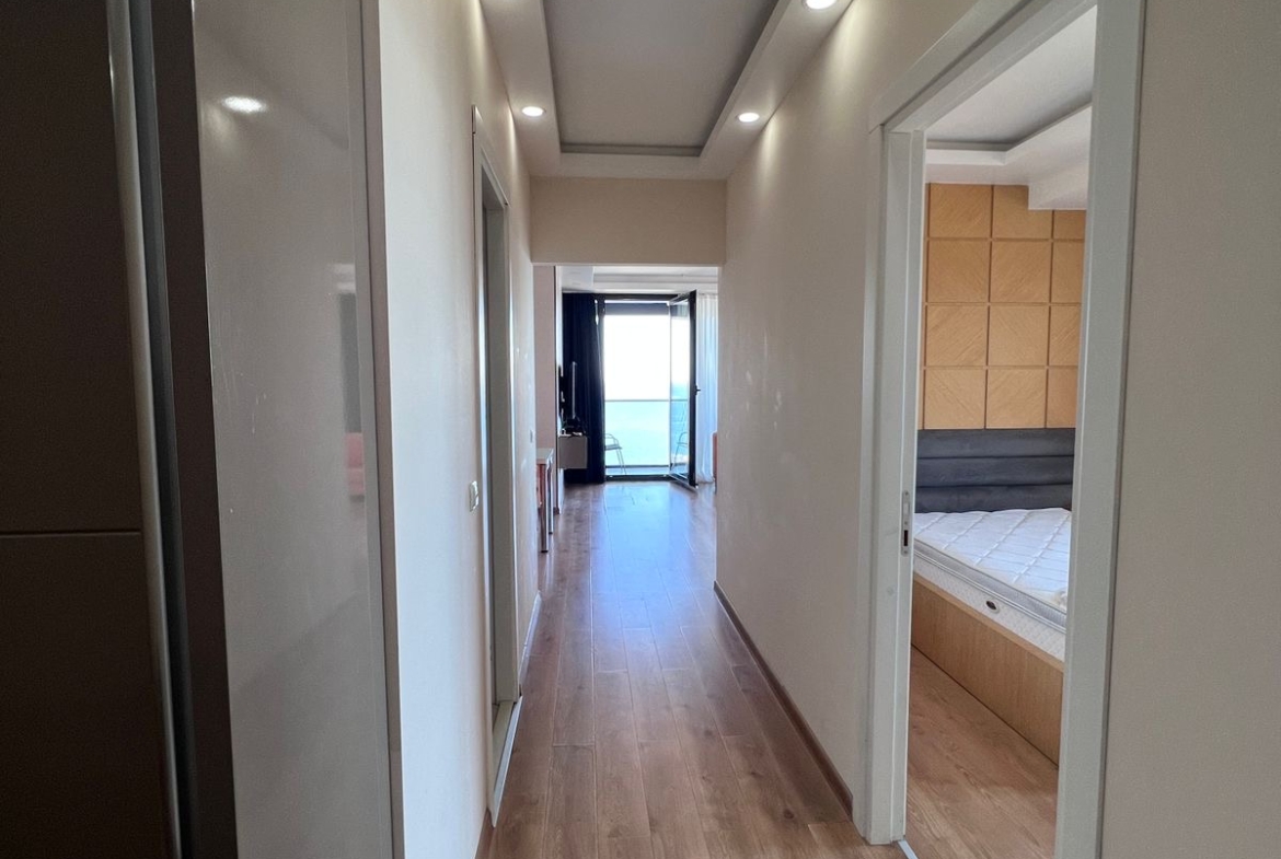 Three rooms apartment for sale in Porta Tower