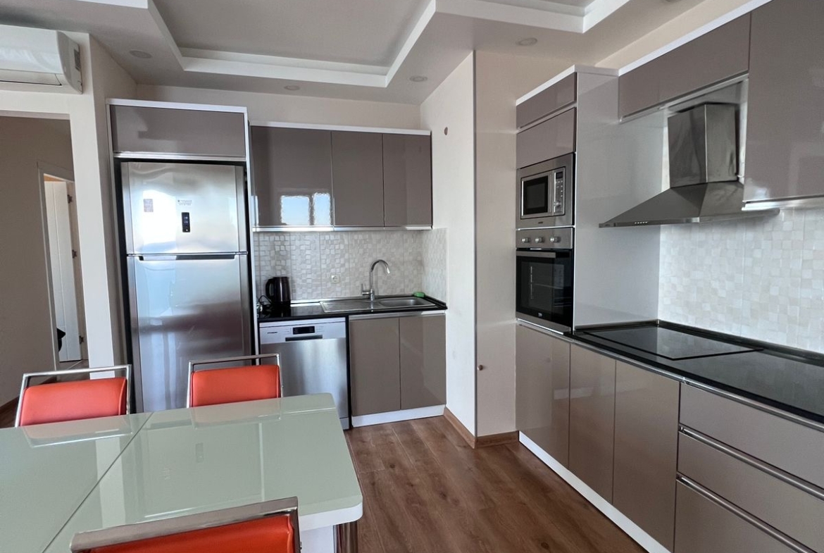 Three rooms apartment for sale in Porta Tower