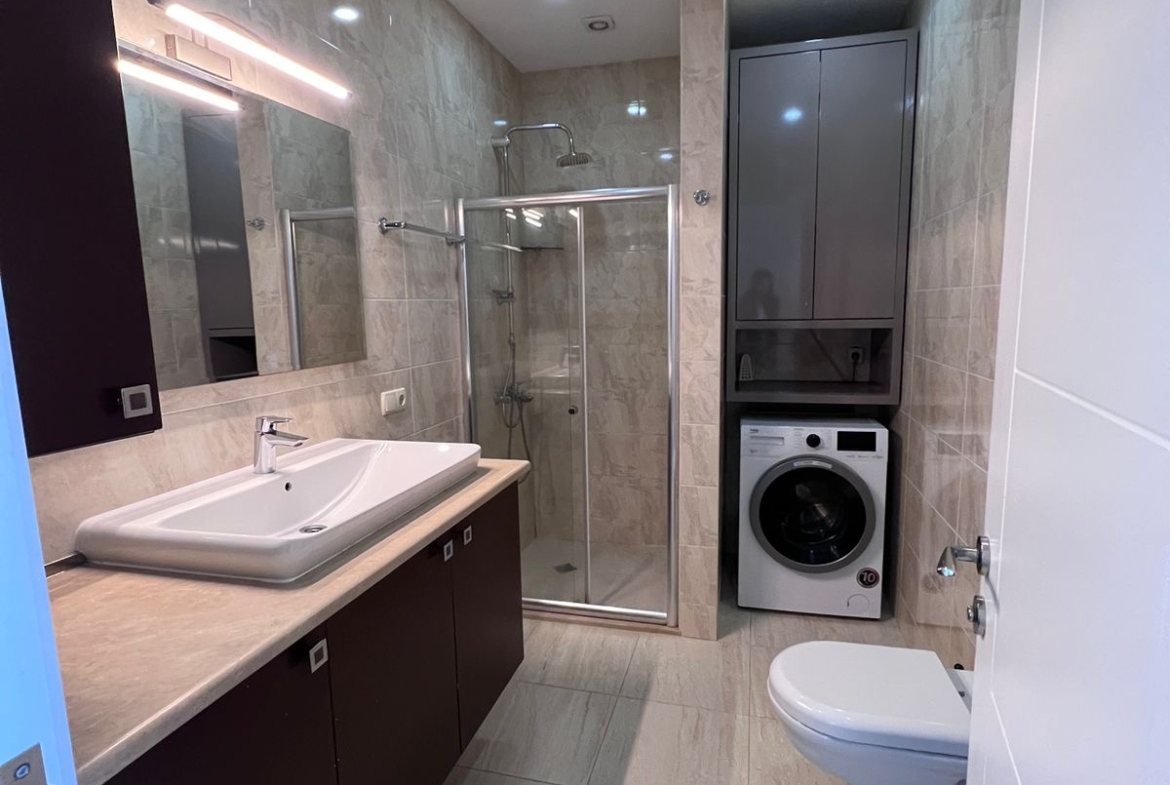 Three rooms apartment for sale in Porta Tower