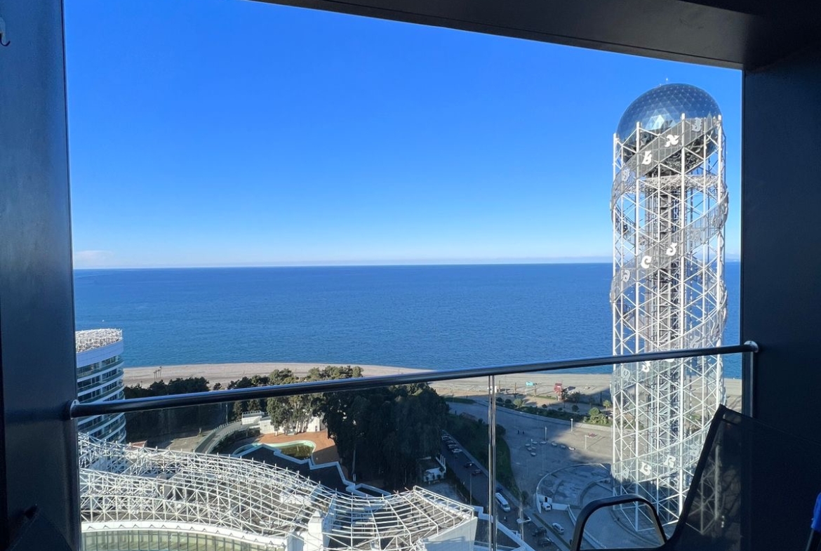 Three rooms apartment for sale in Porta Tower