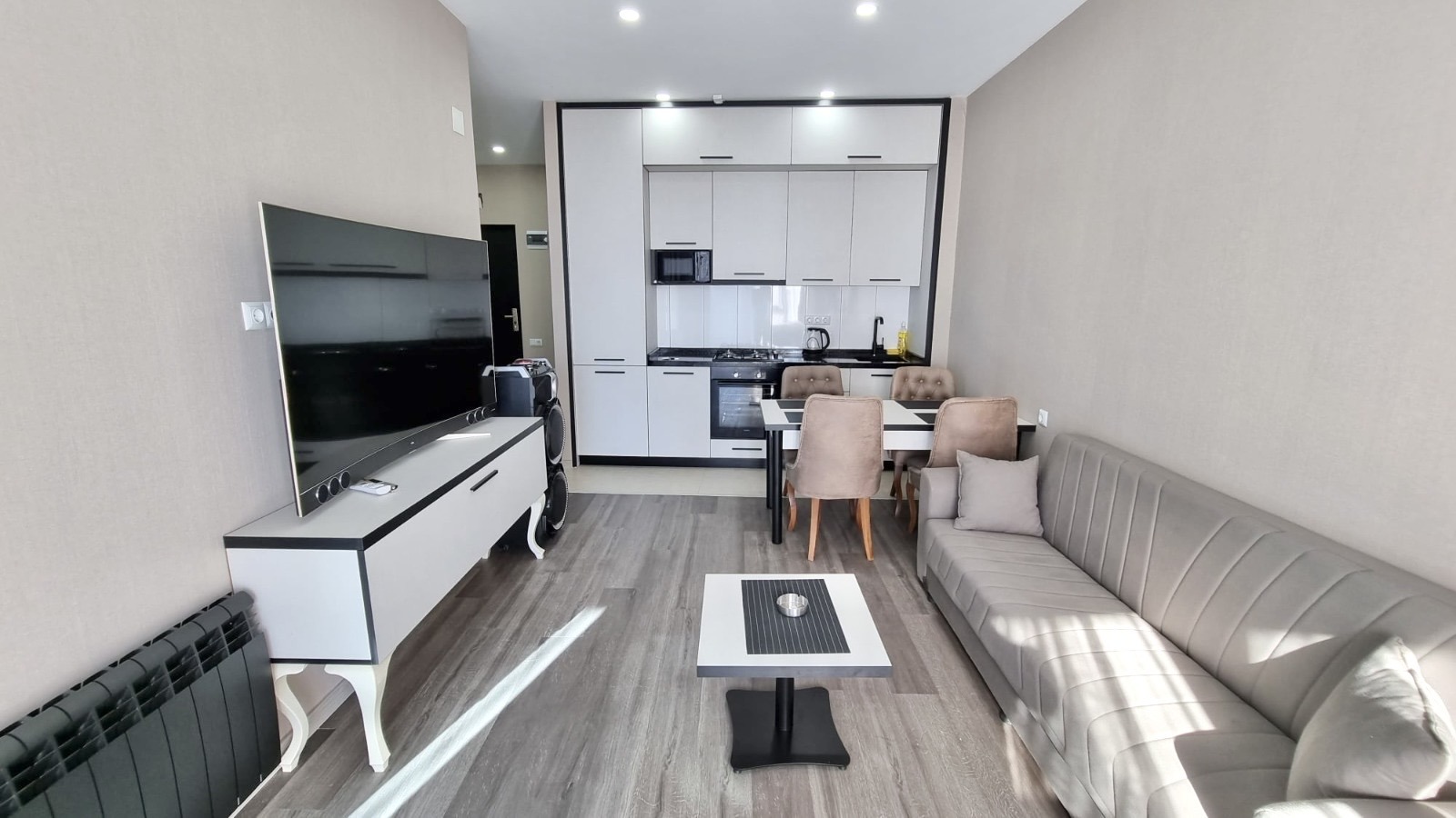 Three room apartment in New Wave