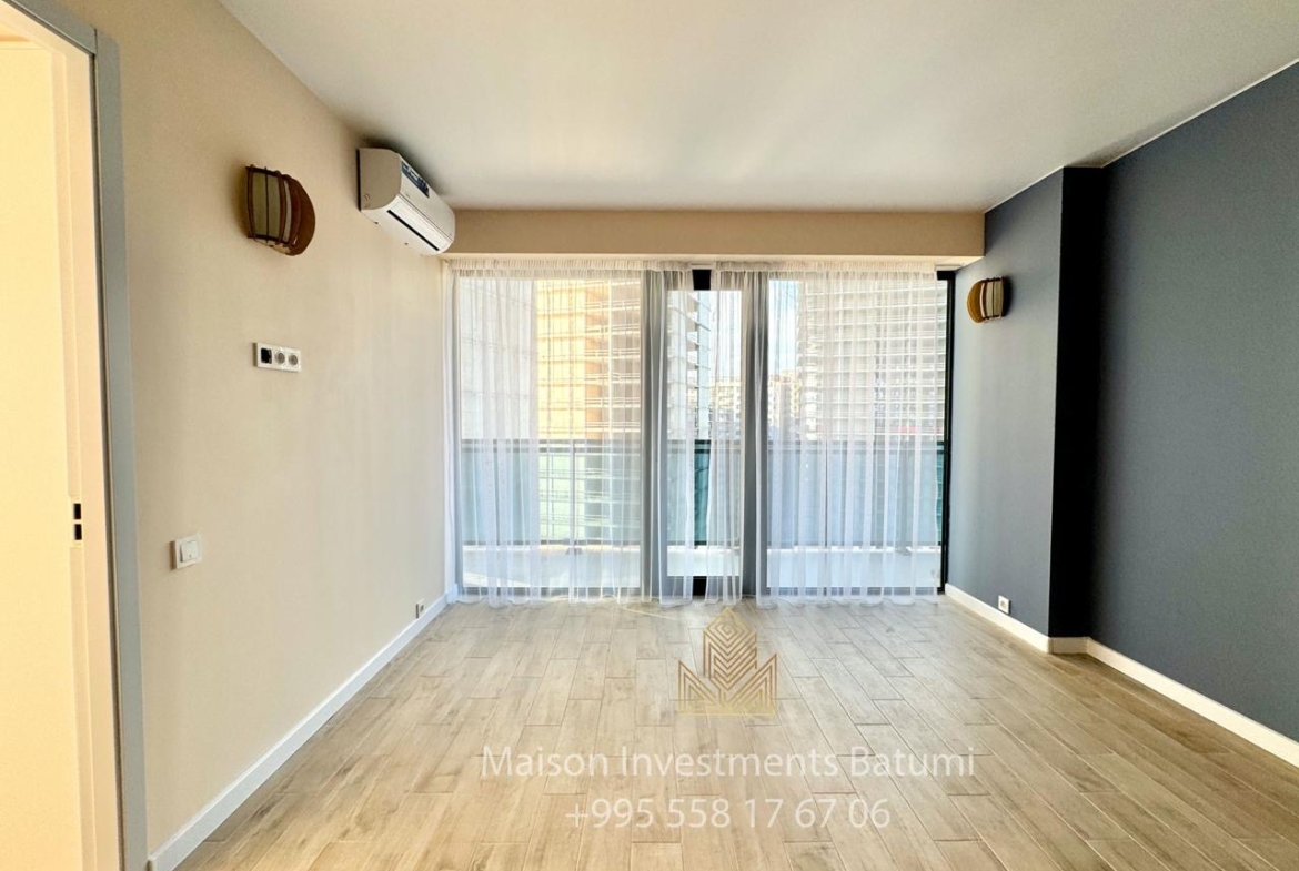 Two rooms apartment in Orbi Beach Tower