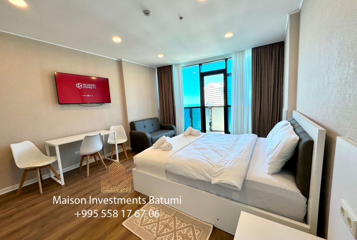 Panoramic studio apartment in Dar Tower