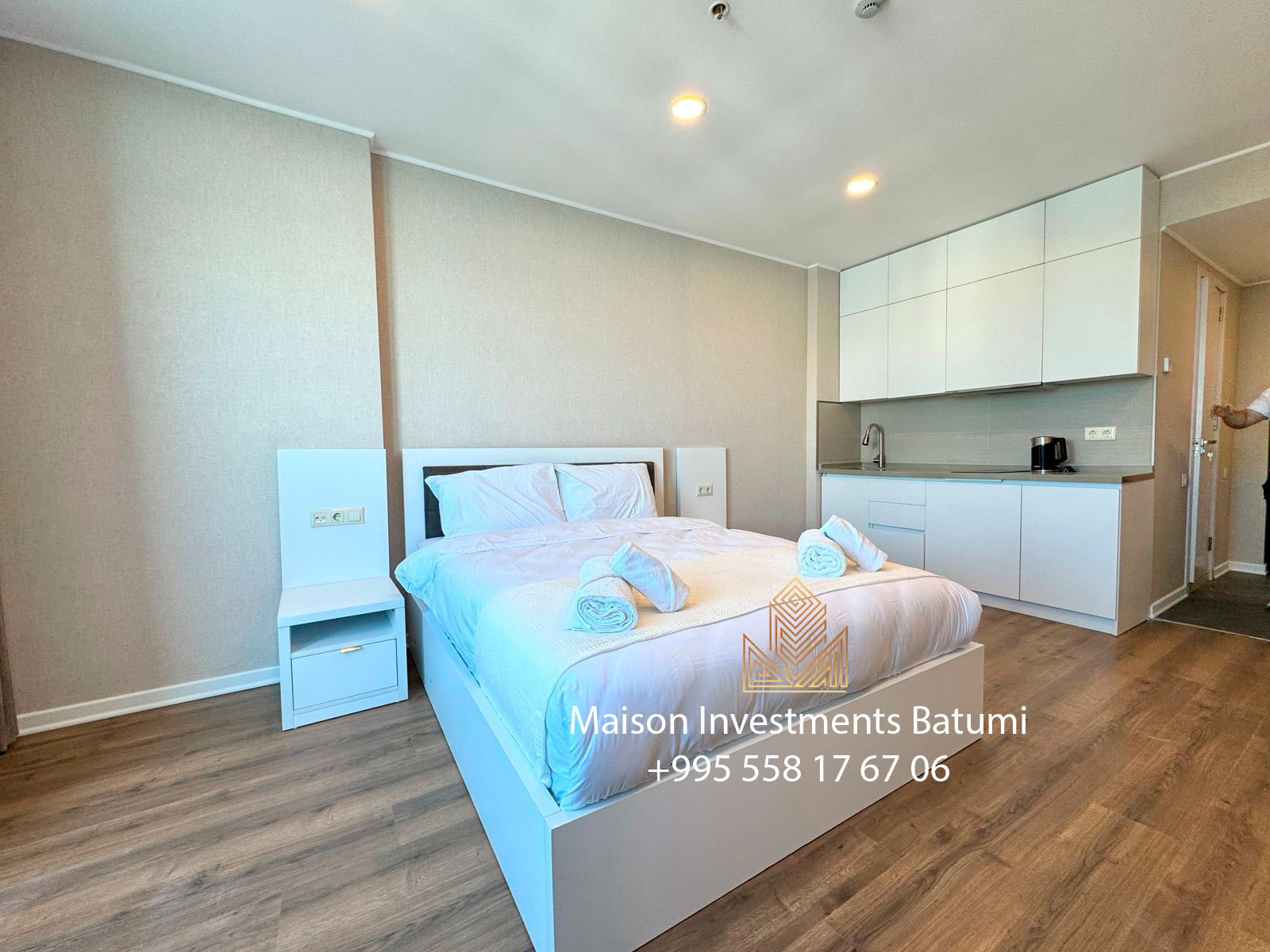 Panoramic studio apartment in Dar Tower