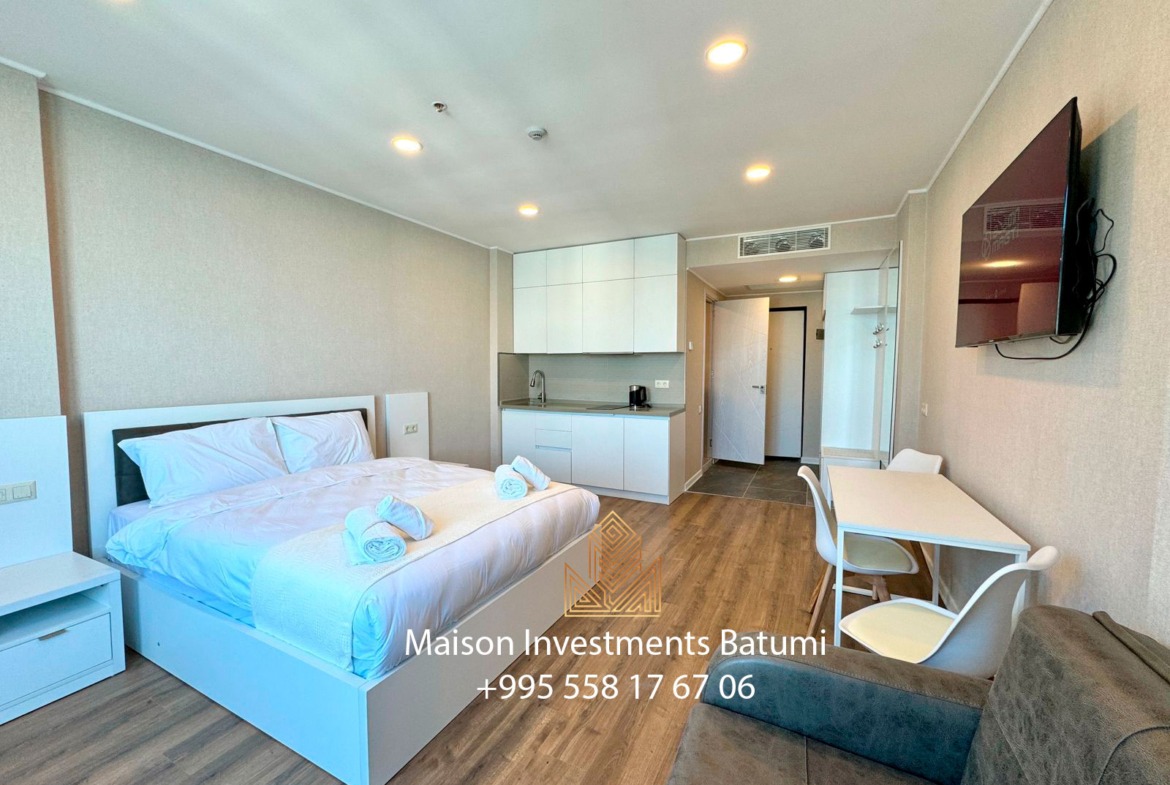 Panoramic studio apartment in Dar Tower