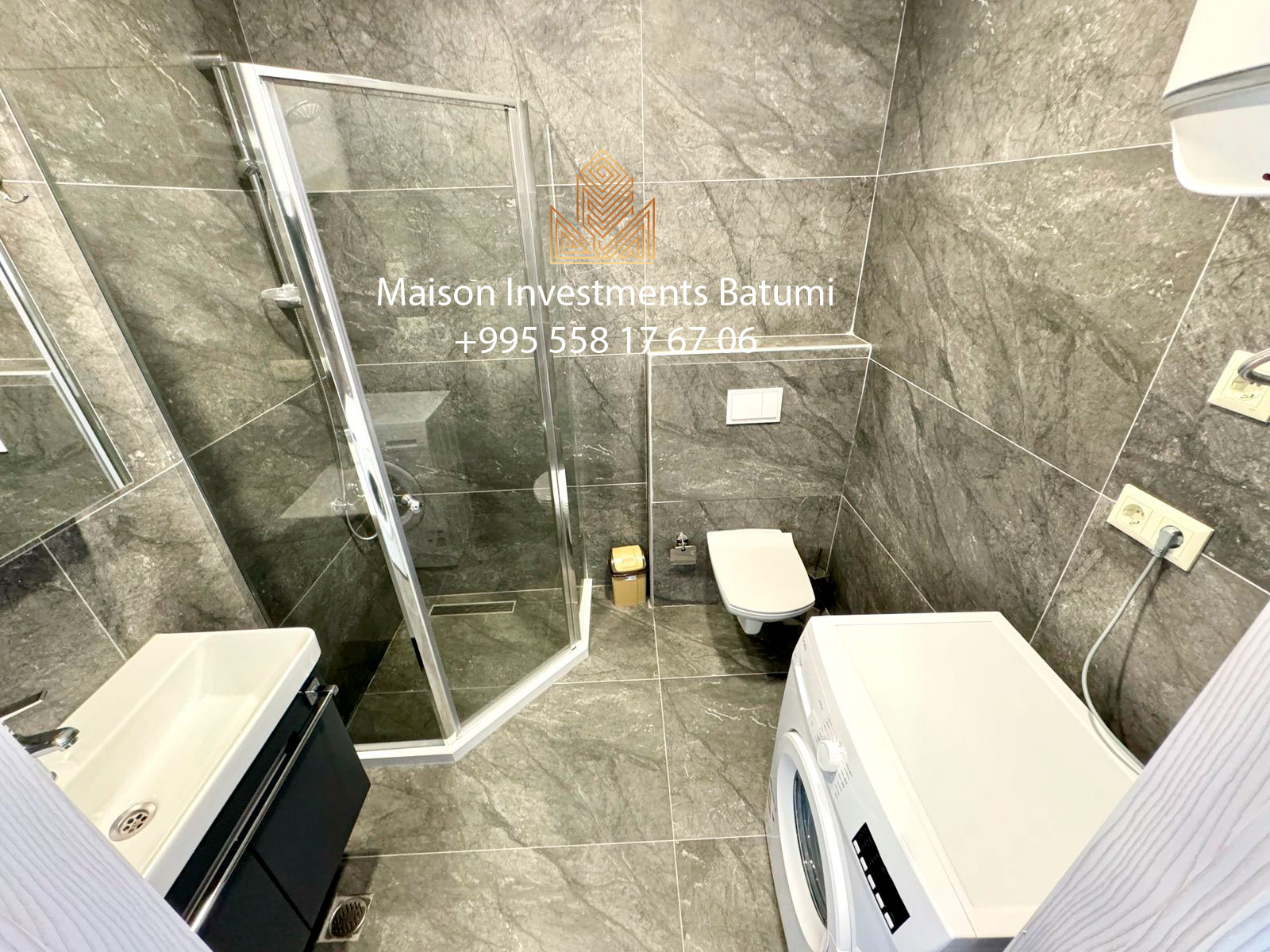 Panoramic studio apartment in Dar Tower