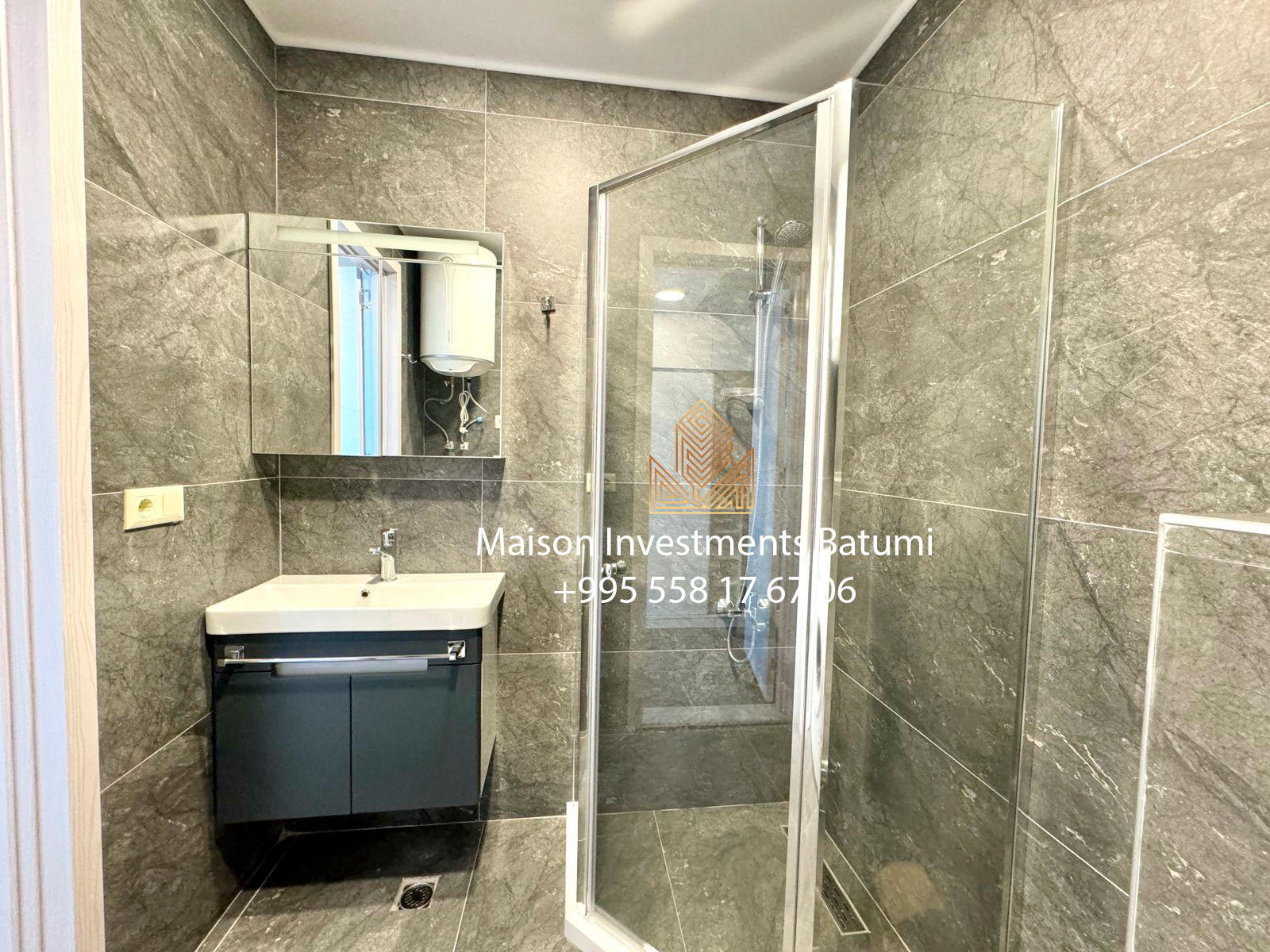 Panoramic studio apartment in Dar Tower
