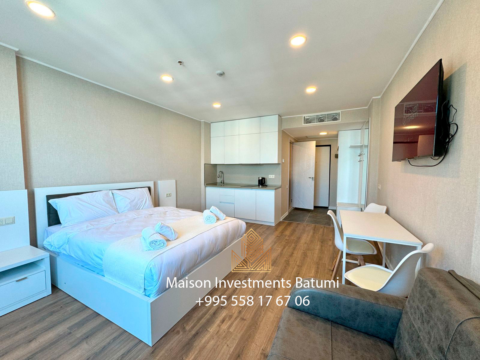Panoramic studio apartment in Dar Tower