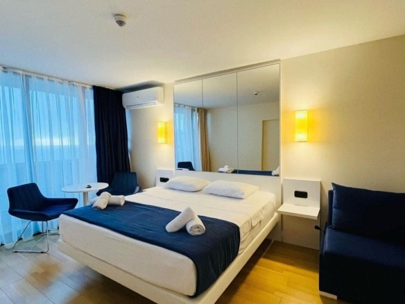 Studio apartment in Orbi City