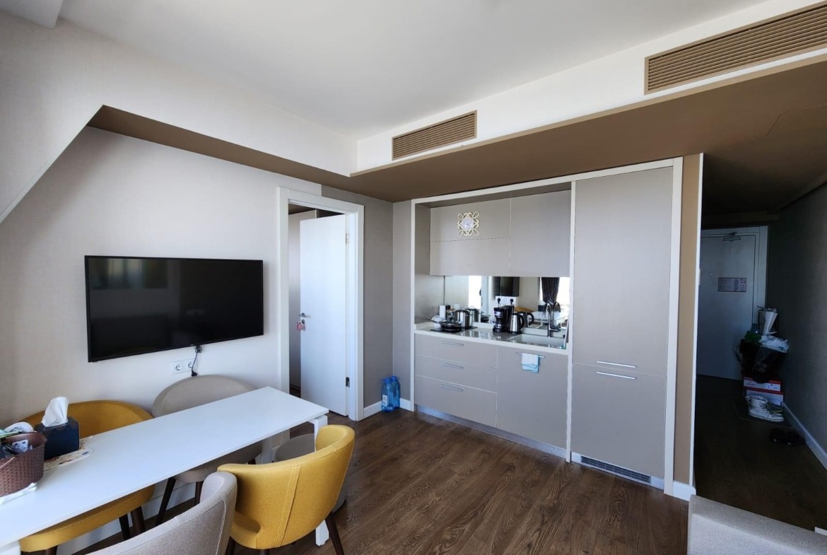 Two rooms apartment in Alliance Palace