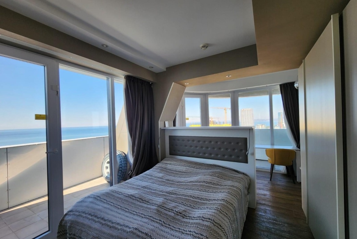 Two rooms apartment in Alliance Palace