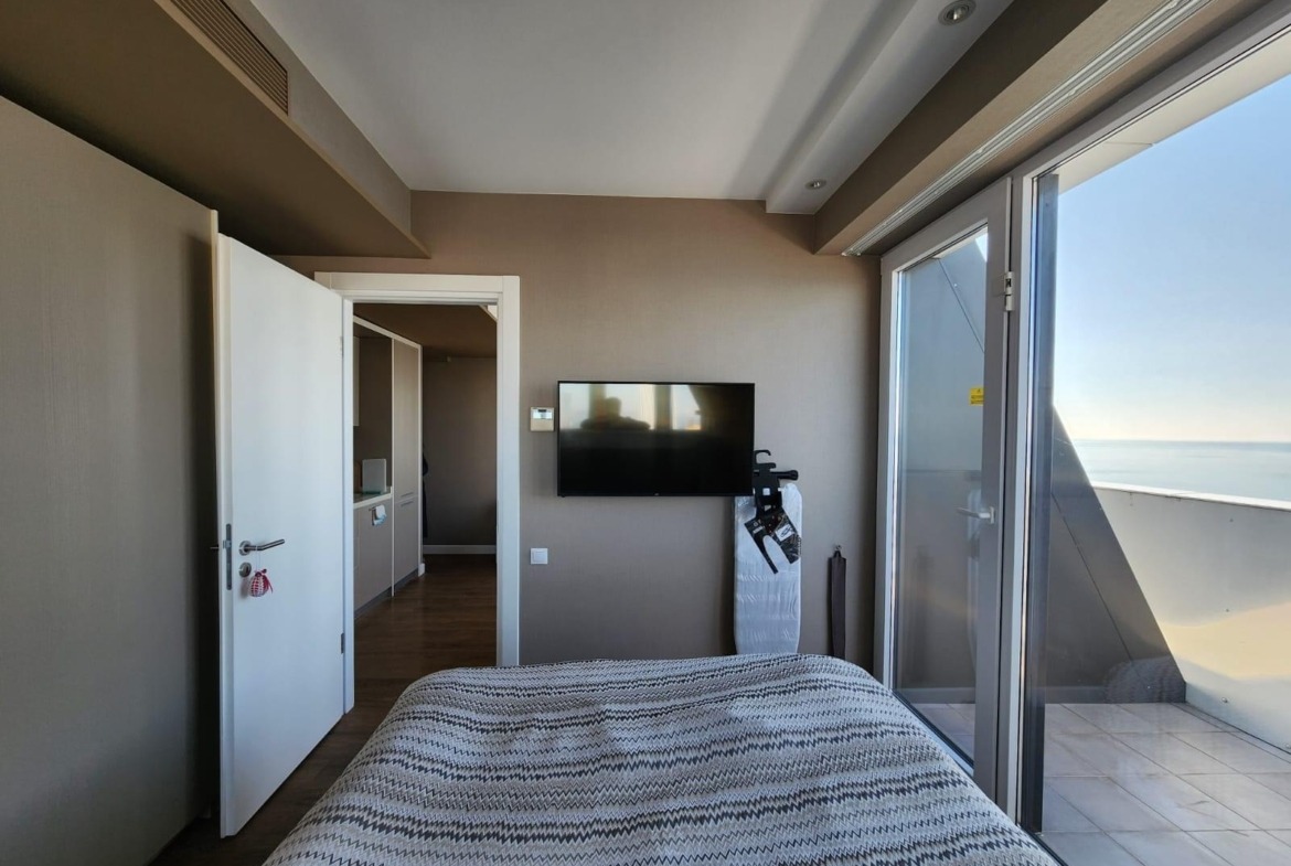 Two rooms apartment in Alliance Palace