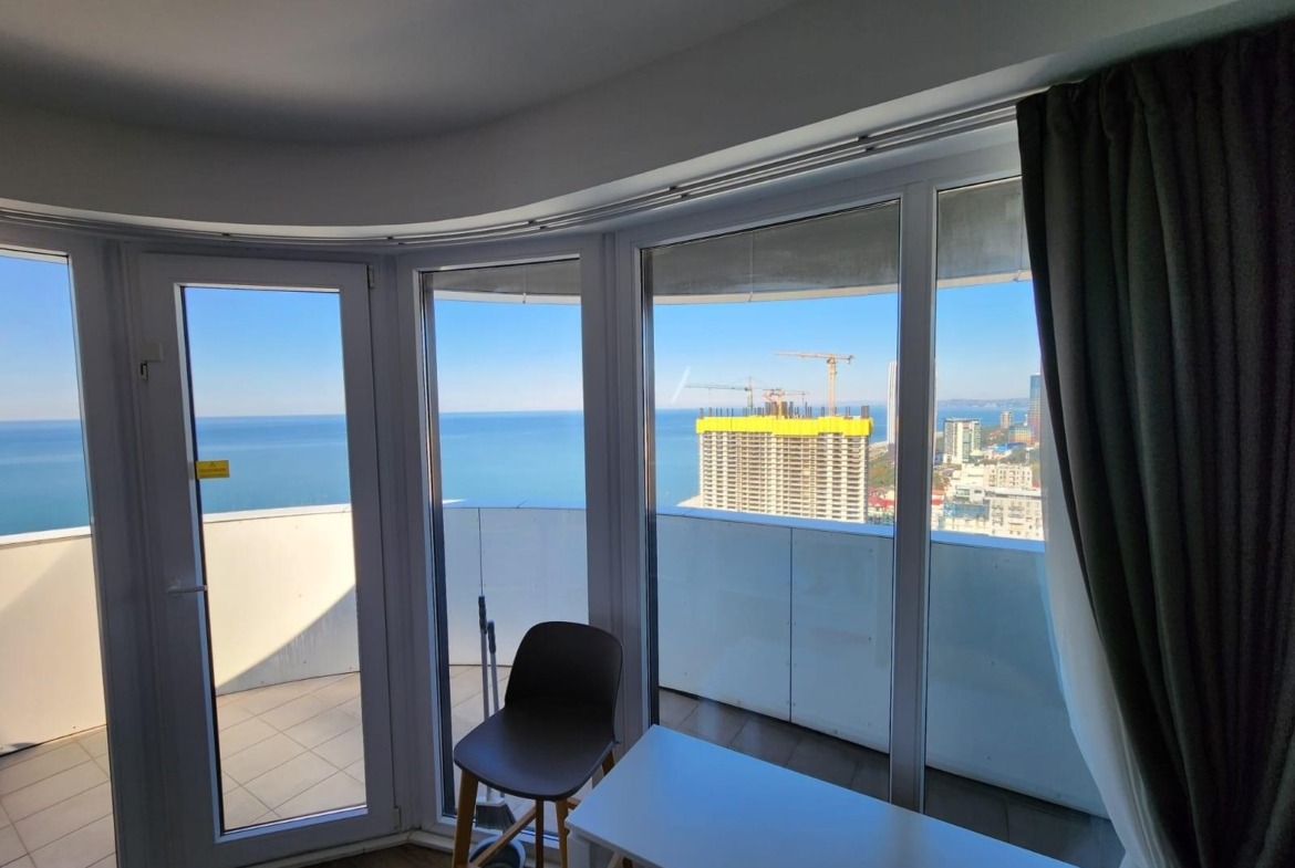 Two rooms apartment in Alliance Palace