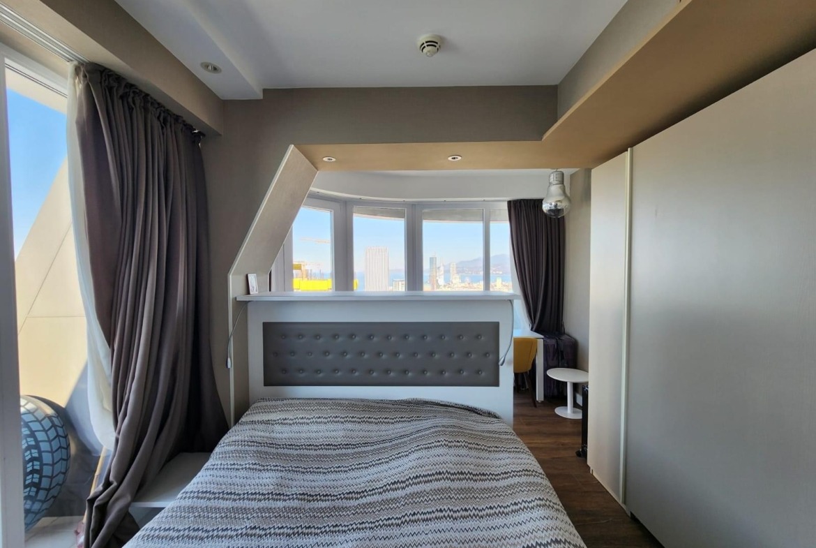 Two rooms apartment in Alliance Palace