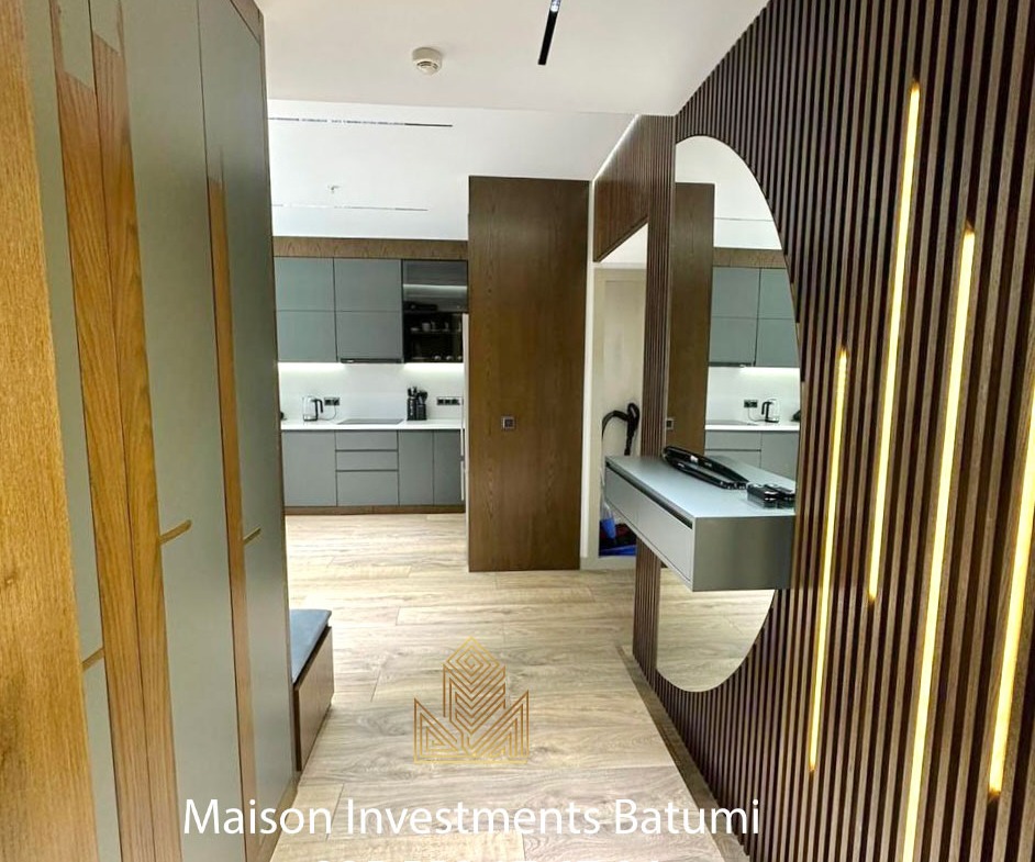 Three rooms apartment in Porta Tower