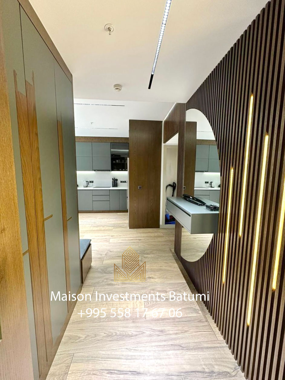 Three rooms apartment in Porta Tower