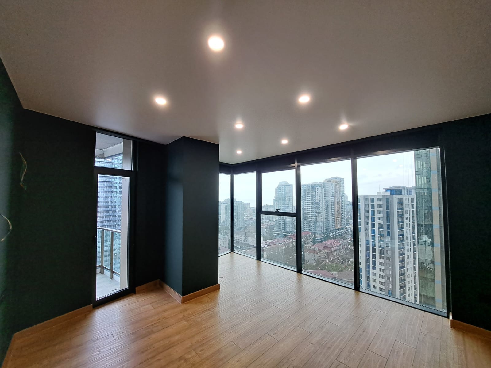 Big apartment for sale in Black Sea Towers