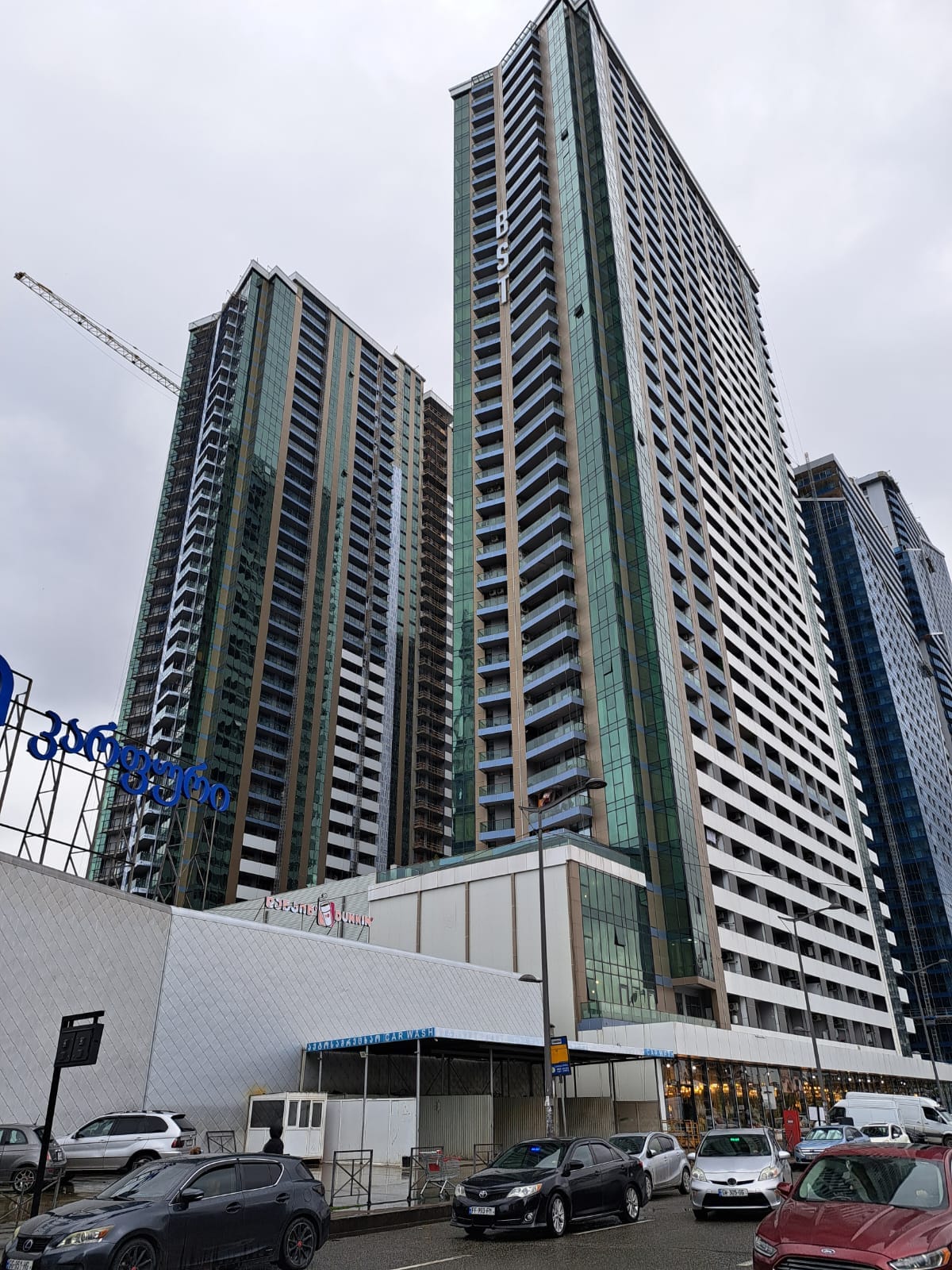 Big apartment for sale in Black Sea Towers