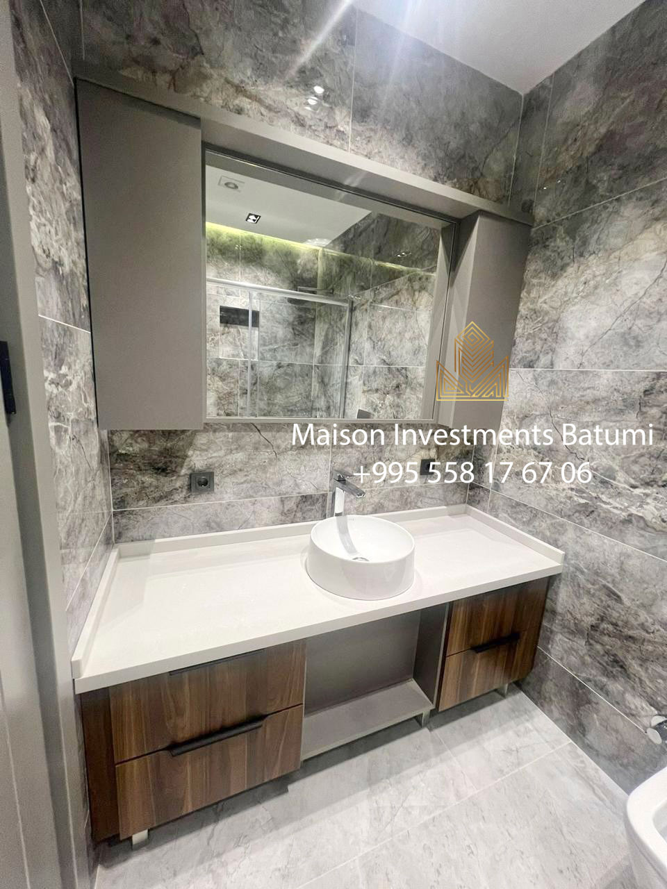 Three rooms apartment in Porta Tower