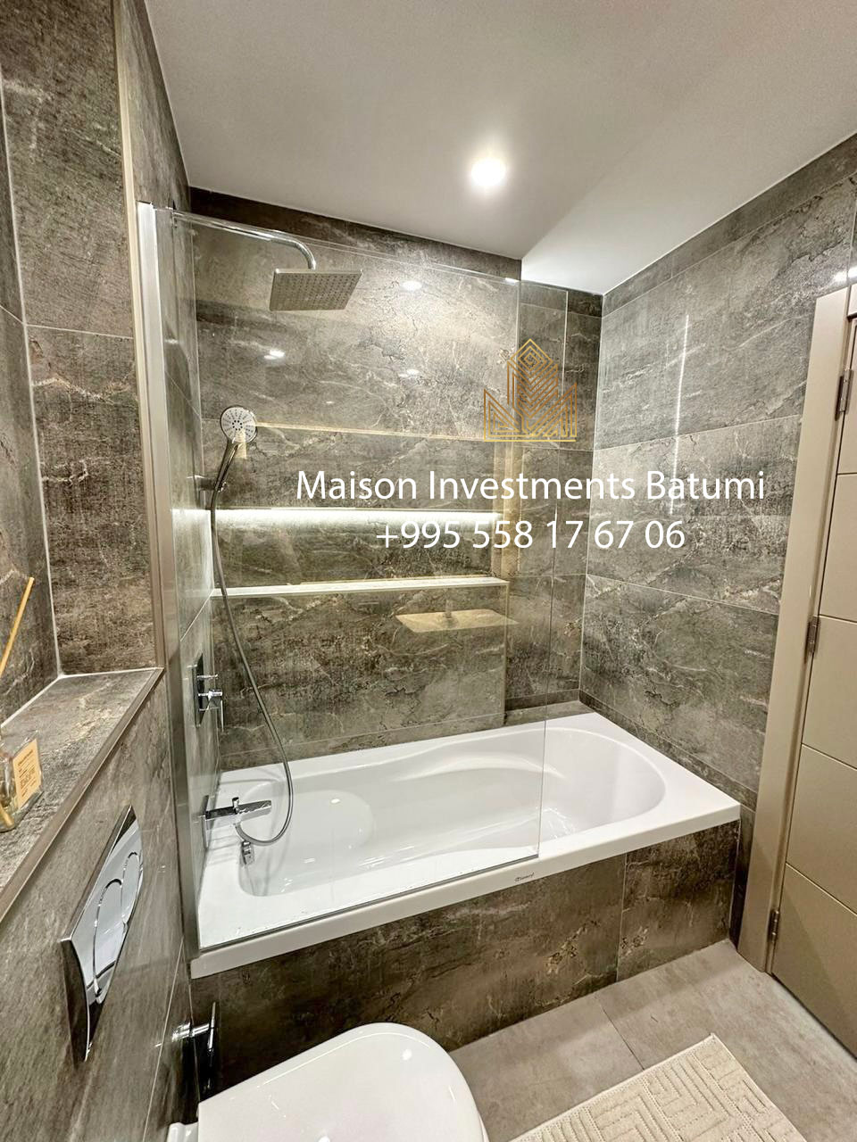 Three rooms apartment in Porta Tower