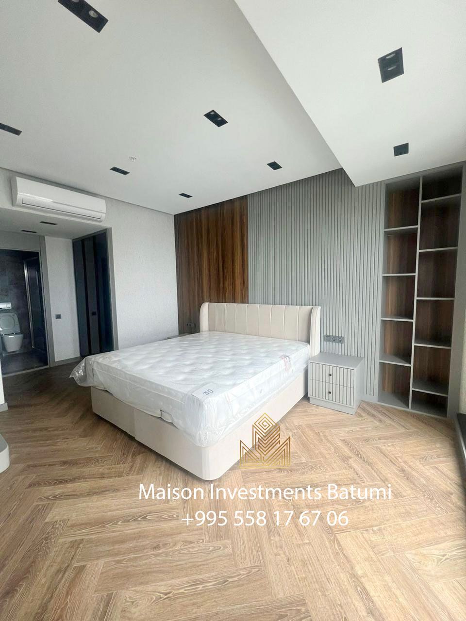 Three rooms apartment in Porta Tower