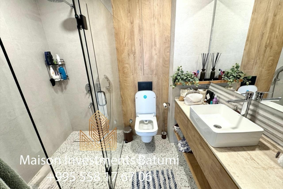 Three rooms apartment in Black sea Towers
