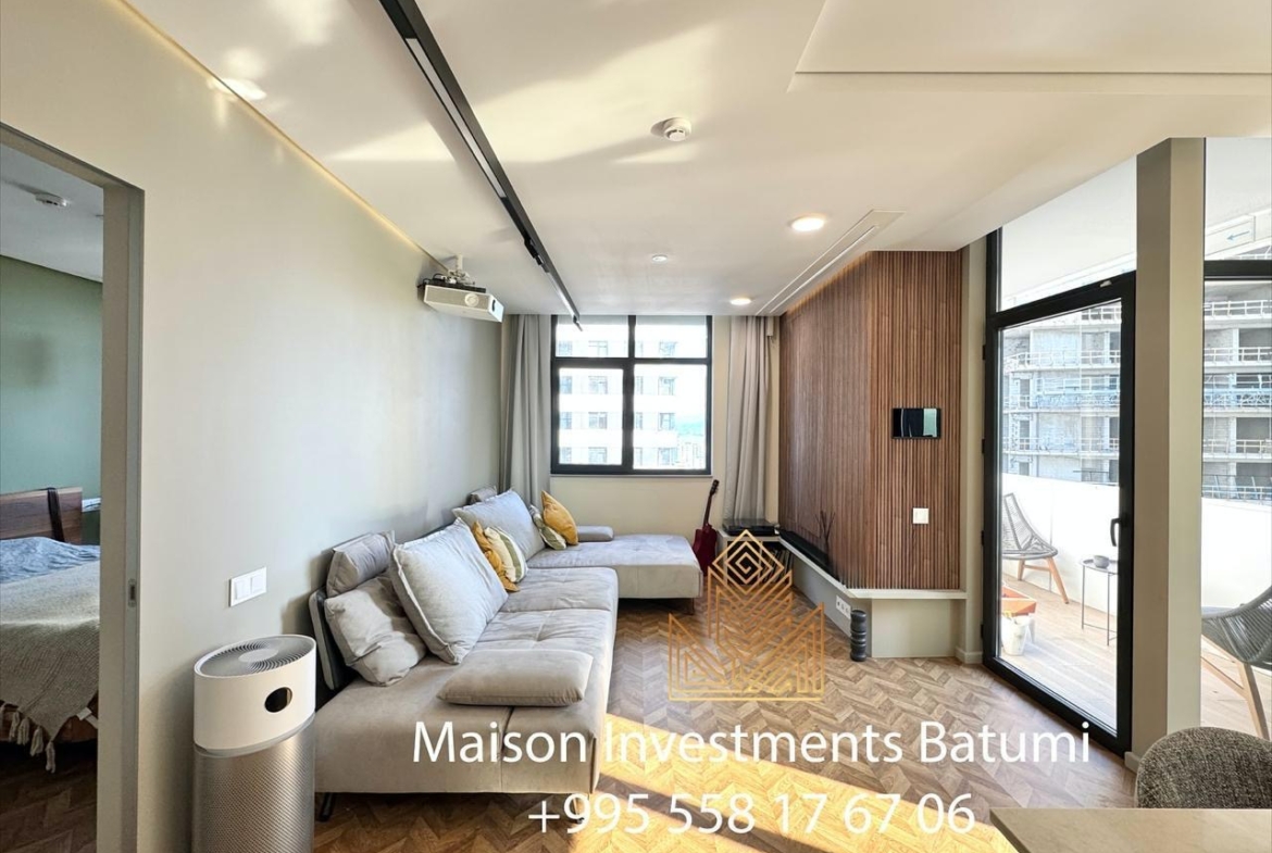 Three rooms apartment in Black sea Towers