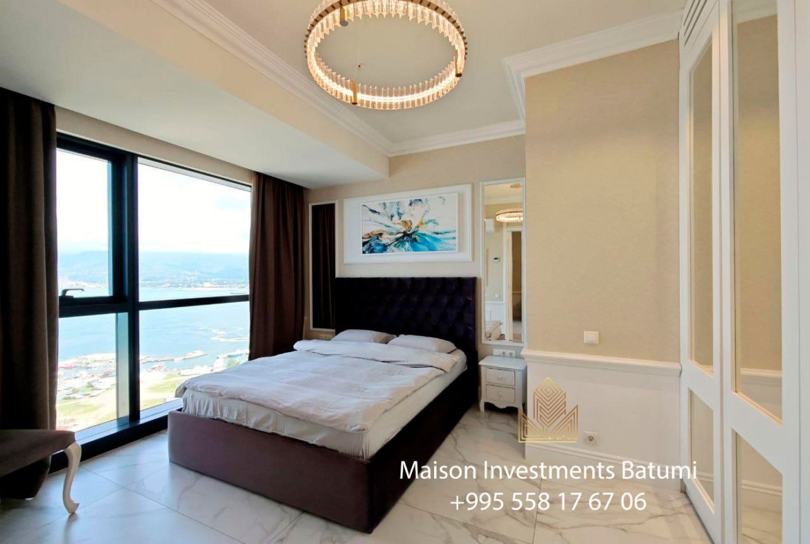 Two rooms apartment in Porta Tower
