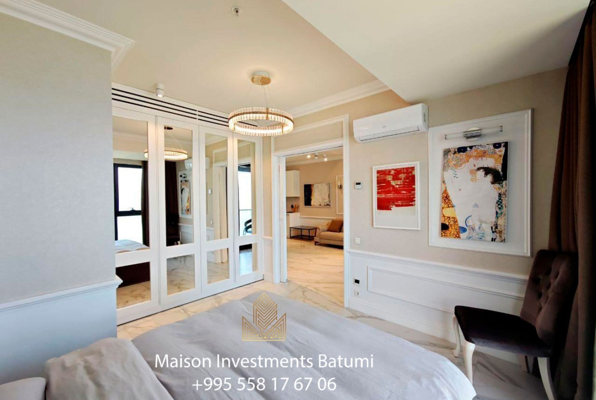Two rooms apartment in Porta Tower
