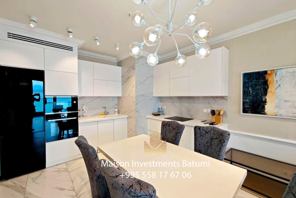 Two rooms apartment in Porta Tower
