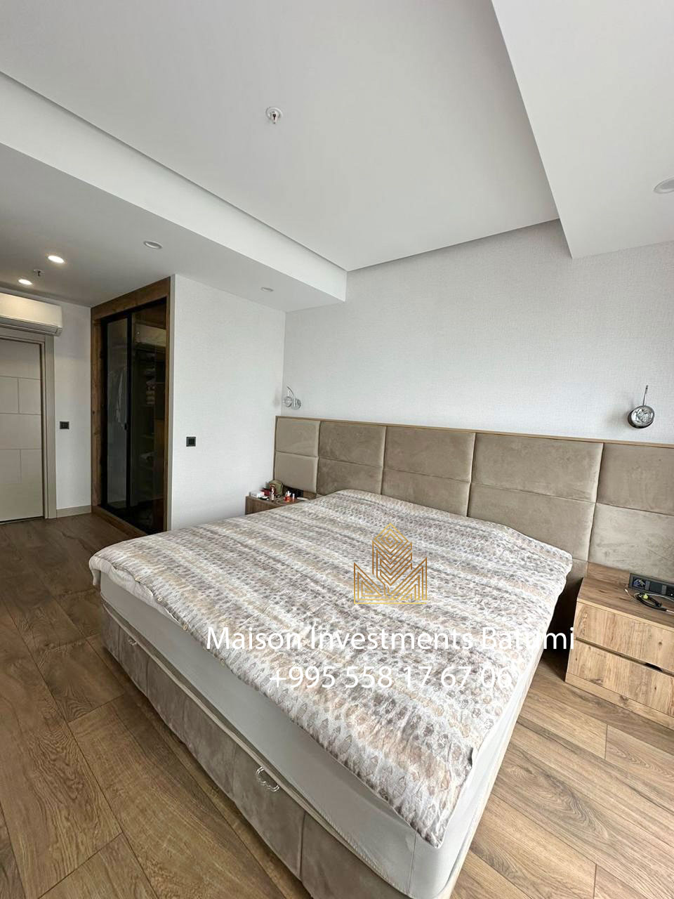 Three rooms apartment in Porta Tower