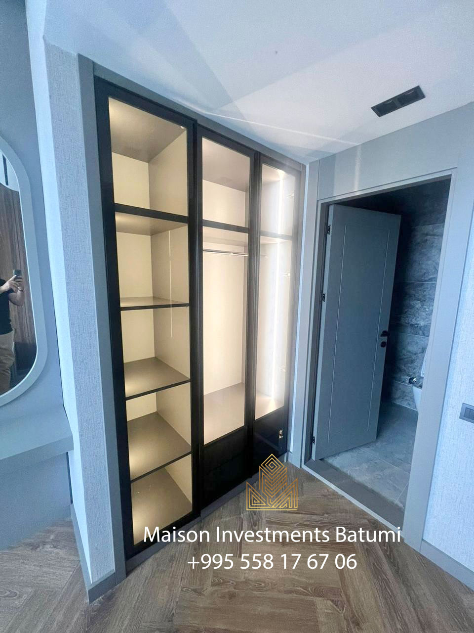 Three rooms apartment in Porta Tower