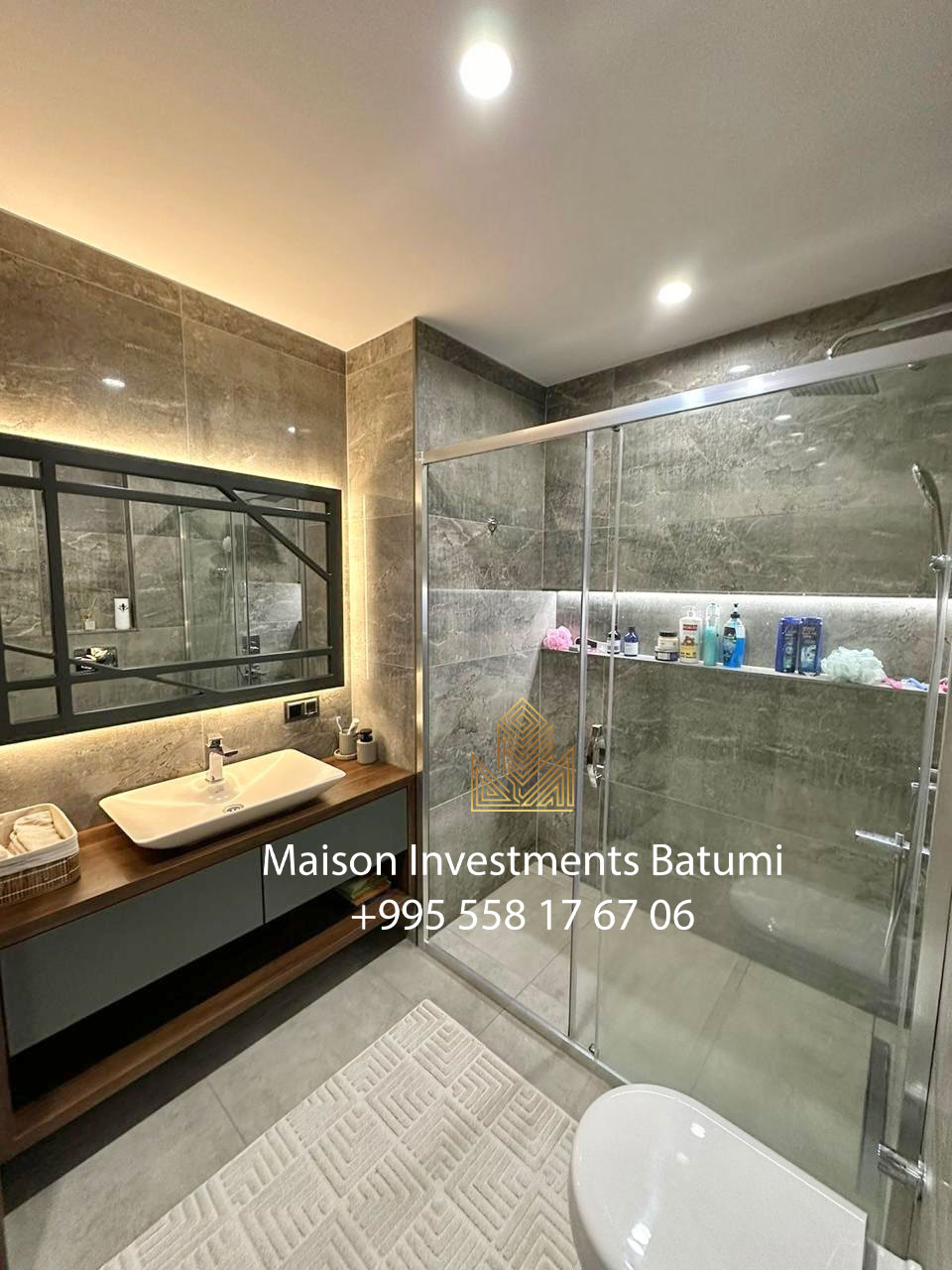 Three rooms apartment in Porta Tower