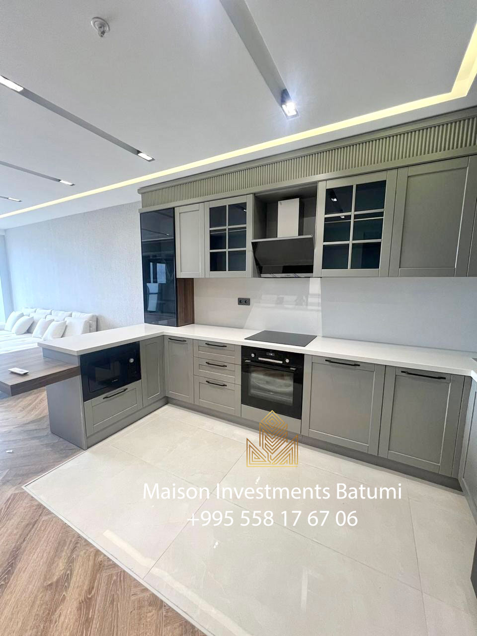 Three rooms apartment in Porta Tower