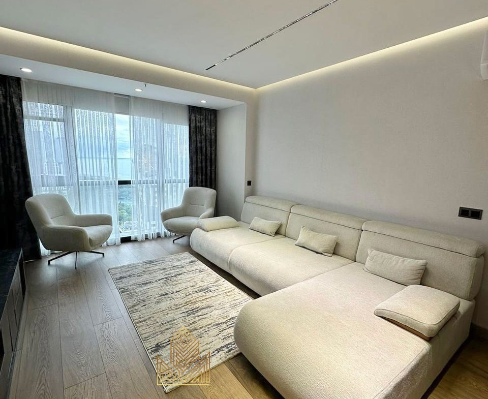 Three rooms apartment in Porta Tower