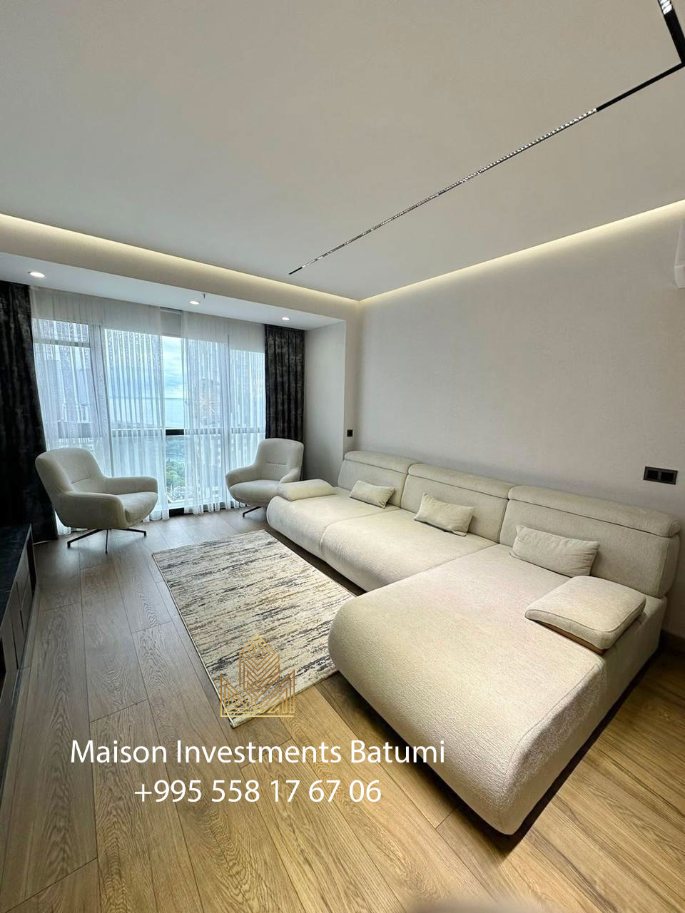Three rooms apartment in Porta Tower