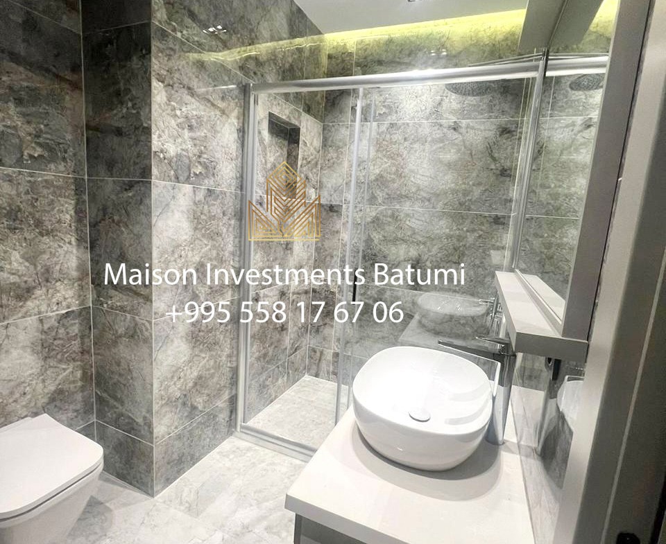 Three rooms apartment in Porta Tower