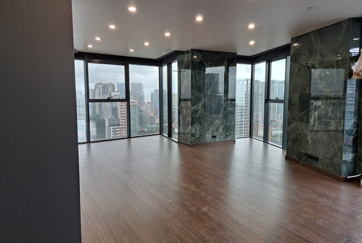 Big apartment for sale in Black Sea Towers